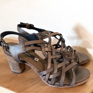ALBERTO FERMANI Colo Milit T-Strap
Block Heeled Sandals Women’s Size 38/ US 6.5